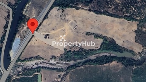 ដីសម្រាប់លក់ ក្បែររមណីយដ្ឋានទឹកធ្លាក់ចំបក់ ជាប់ផ្លូវកៅស៊ូ ទំហំ 10ហិចតា