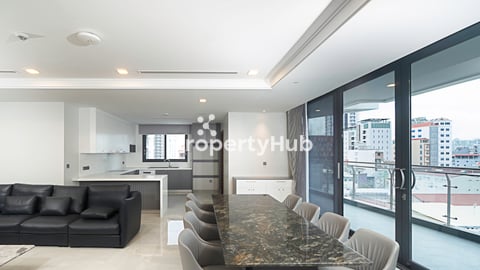 Elegant 3-Bedroom Apartment for Rent in BKK1