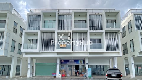 🏘 ផ្ទះអាជីវកម្ម (SH) ក្នុងបុរី  Woodland Residence​ 60ម ត្រូវការលក់បន្ទាន់ខ្លាំ