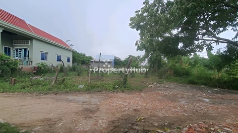 ដីភូមិស្អាតស្មើជិត​ព្រលាន​យន្តហោះ​តេជោ​ថ្មី​