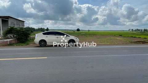 ដីលក់ទំហំ ២០x៥០m ឃុំគរ, ផ្លូវកៅស៊ូរ ៣០m