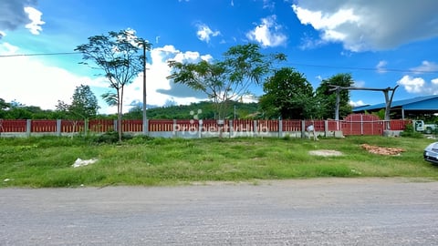 ដីលក់​ជាប់ភ្នំយ៉ាត​ ប៉ៃលិន​ 22$/m²