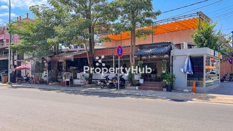 Restaurant Business for Sale at Prime Corner Location Wat Bo Road
