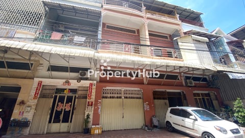 Flat -house for Sale in Boeung Salang – Peaceful Living with City Convenience