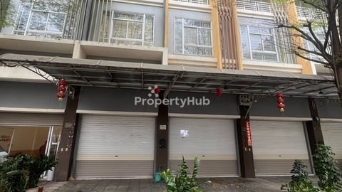 2 Shop for Rent at Borey okide 2004 / ផ្ទះសម្រាប់ជួល បុរី អ័រគីដេរ 2004