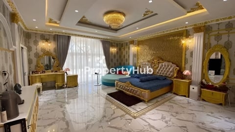 ភូមិគ្រឹះលក់បន្ទាន់នៅជិតផ្សារព្រែកឯង