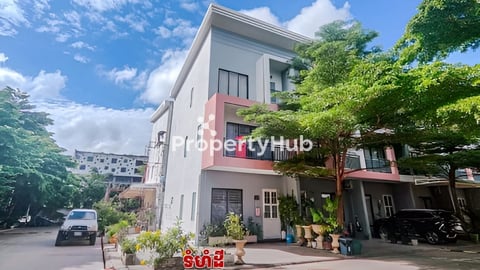 ផ្ទះវីឡាកូនកាត់ កែងសម្រាប់លក់បន្ទាន់