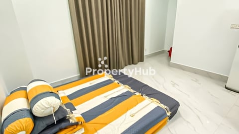 វីឡាកូនកាត់ សម្រាប់លក់ ក្នុងបុរី ភ្នំពេញសុខសាន្ត គម្រោង៨ ព្រៃស