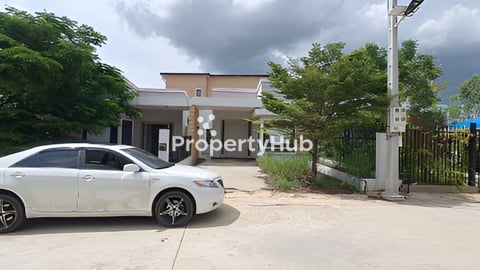 ផ្ទះលំហែរលក់បន្ទាន់ពីរជាប់គ្នា