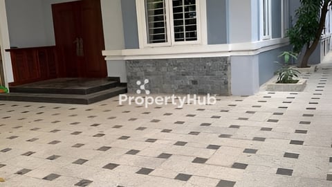 វិឡាភ្លោះដីធំបូរីអង្គរលក់ 9*23.5 (212មែត្រការ៉េ ប្លង់រឹង)បន្ទាប់កែង