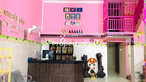 ផ្ទះអាជីវកម្ម លក់២ល្វែងជាប់គ្នា