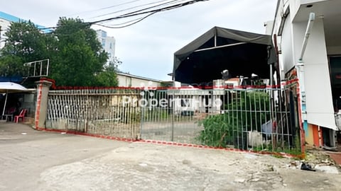 ដីសម្រាប់លក់ | លើផ្លូវ 271 ជិតសាលាមគ្គី 093318781