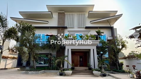 Villa 7-Bedroom for Rent