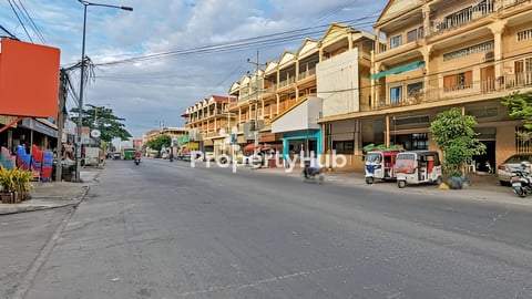 🏘 ផ្ទះអាជីវកម្ម នៅលើផ្លូវធំសឡា ក្នុងបុរី ហុងឡាយ  ត្រូវការលក់បន្ទាន់ខ្លាំង