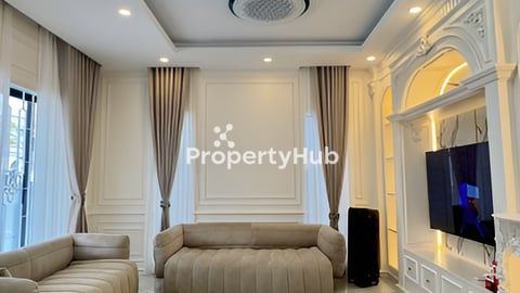 បុរី HN វីឡា ជួល ផ្លូវធំ ច្រកចេញសងខាង ជាប់កែង ម្ចាស់ដេីមផ្ទាល់ ដេគ័រពេញមួយផ្ទះ