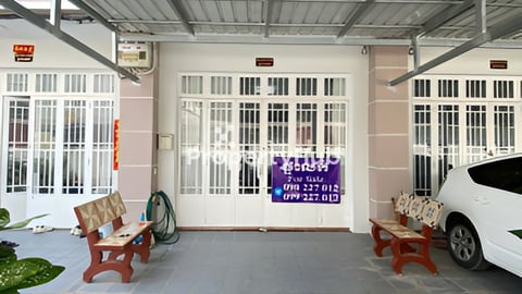 ផ្ទះ​ល្វែង​លក់​ Beautiful flat house for sale (furnished)