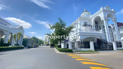 វីឡាឃីងកែងនៅលើផ្លូវសួន សម្រាប់លក់នៅបុរីភ្នំពេញថ្មីអេលីតផាក2​ សង្កាត់ក្រាំងធ្នង់ 