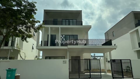 Villa Oudom (land size 16*24) urgent sales