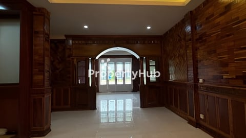 វីឡាភ្លោះ4បន្ទប់គេង ឌីគ័រឈើប្រណិត បេង នាងនួន លក់ម្ចាស់ផ្ទាល់