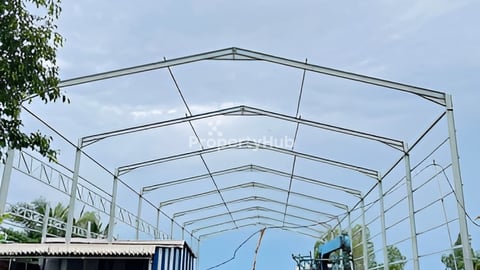 មានទទូលធ្វើឃ្លាំង និងកៅឡាក់