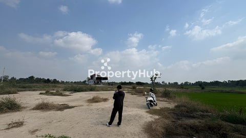 ដី ក្បែរប្រលានយន្តហោះថ្មី 4000ម៉ែតក្រលា