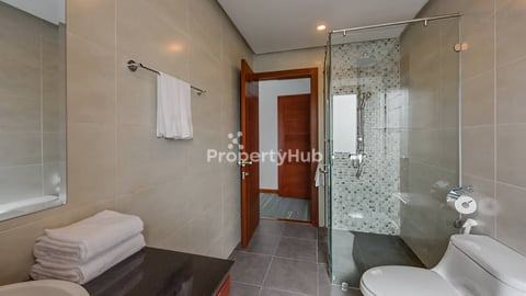 3bed price 2800$ ,size 185m2 at BKK1