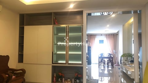 វិឡាកូនកាត់LA សំរាបលក់ ទីតាំងបុរីប៉េងហ៊ួត ផ្សារPC