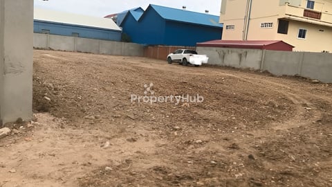 ដីលក់ក្រោយព្រលានយន្តហោះចាស់ 舊機場附近土地出售