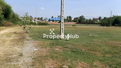 ក្រោយសាលាសង្កាត់បាត់ដឹង៣០០ម៉ែត្រពីផ្សាបាក់ដឹង