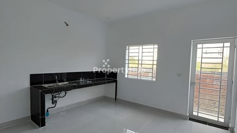 ផ្ទះល្វែងសំរាប់លក់នៅជិតផ្សារទូលពង្រ