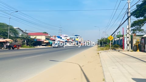 🏘 ផ្ទះល្វែង នៅលើផ្លូវជាតិលេខ21 ក្រុងតាខ្មៅ ត្រូវការលក់បន្ទាន់ខ្លាំង ​