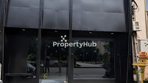 ហាងសម្រាប់ជួលលើផ្លូវធំ ជិតវិមានឯករាជ្យ