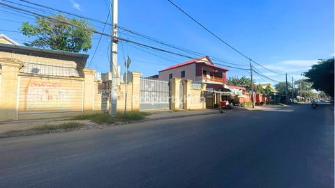 ដីលក់នៅជិតសាលាសង្កាត់ព្រែកថ្មី