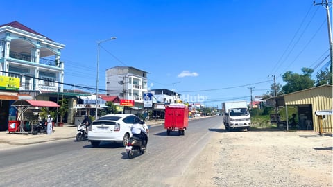 ដីលក់នៅលើផ្លូវព្រៃស