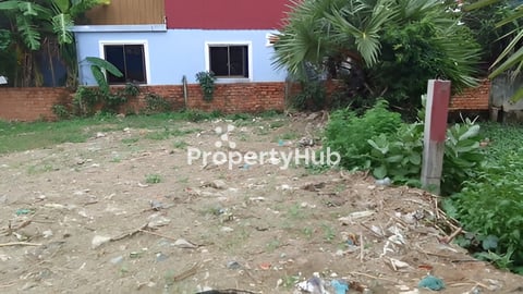 Land business for sale 15mx 20m (ដីបើកផ្លូវអាជីវកម្ម 7,5mx 10m) នៅគោករកា ជិតកប់ស្រូវ