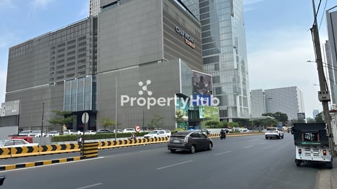 ផ្ទះអាជីវកម្មសម្រាបលក់នោលើផ្លូវសហព័ន្ធរុស្សី