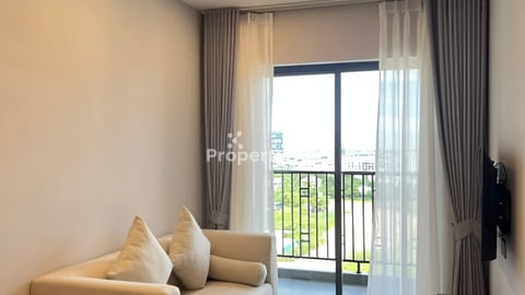 2 BR, 1 Bathroom, Prime Location Sen Sok.
