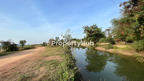 ដីជាប់រមណីយដ្ឋានភ្នំបាណន់