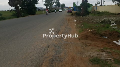 ដីលក់បន្ទាន់ ជាប់ផ្លូវជាតិលេខ 1440 (40m)  ក្រោយផ្សារបាត់ដីង ជិតផ្សារតាំងមេងលី  ជ