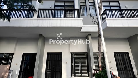 វីឡាកូនកាត់LVសម្រាប់លក់ នៅបុរីប៉េងហួត បឹងស្នោរ