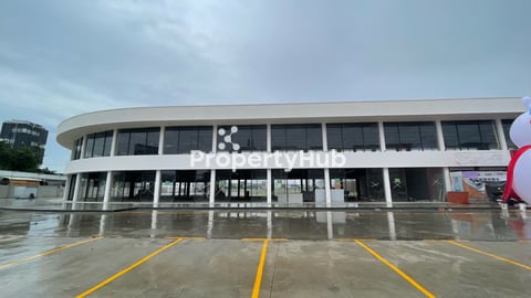 Retail Space 100 sqm for Rent Near Makro