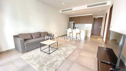 High Floor 1 Bedroom Condo for Rent with Sky Garden in BKK1