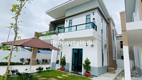 វីឡា​ទោស​