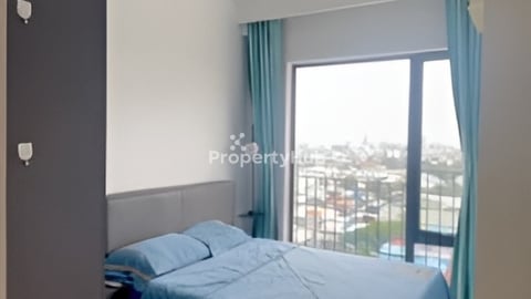 Studio room for rent at R&F City