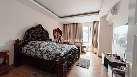 វីឡាភ្លោះB សម្រាប់លក់នៅបុរីឌឺផ្លរ៉ា