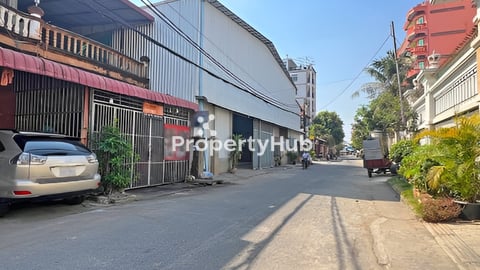 🏘 ផ្ទះល្វែង នៅជិតផ្សារចំរើនផល ត្រូវការលក់បន្ទាន់ខ្លាំង