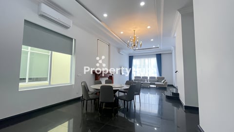 វីឡាទោលសម្រាប់ជួល នៅ បុរី ថោនវីឡា ជិតផ្លូវ60m សាលាអន្តជាតិISPP