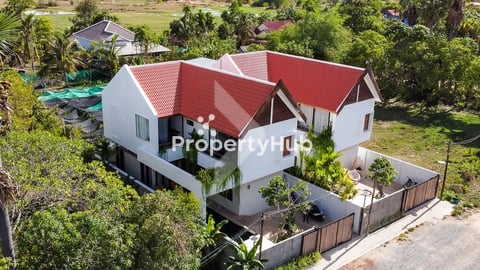 Holiday villa with pool for Sale in Svay Dankum Area 