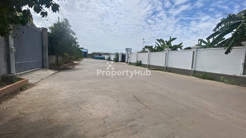 ដីជិតផ្លូវ2004 លក់ក្រោមទីផ្សារ