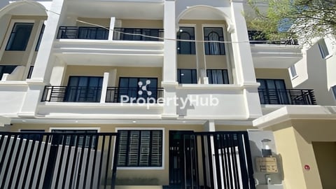 វីឡាកូនកាត់លក់ក្រោមទីផ្សារ